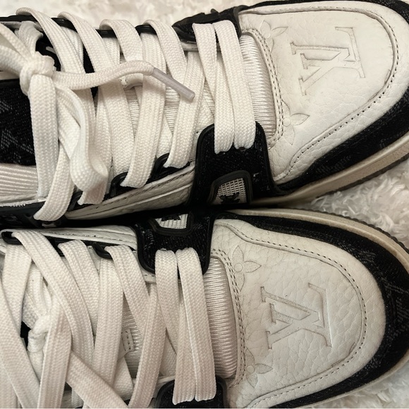 lV Trainer black and white sneaker - Picture 2 of 11